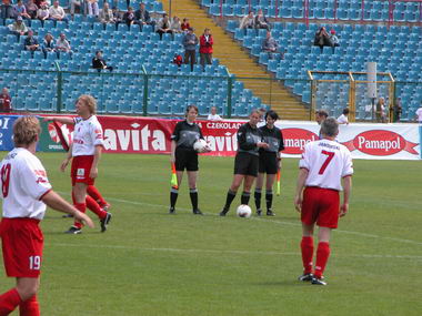 Mecz pikarski - Reprezentacja Artystw Polskich : Midzynarodowa Reprezentacja Skoczkw - Krakw 2005 Stadion Wisy