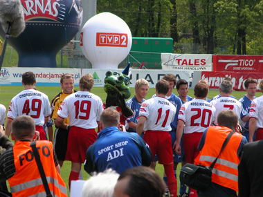 Mecz pikarski - Reprezentacja Artystw Polskich : Midzynarodowa Reprezentacja Skoczkw - Krakw 2005 Stadion Wisy