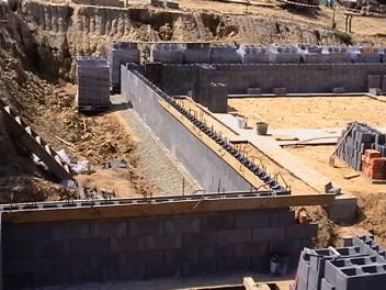 Budowa cian piwnic i fundamentw przy wykorzystaniu pustakw szalunkowych TECHBUD CS-10-U